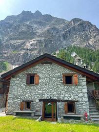 Villa di 160 m² con più di 5 locali a Courmayeur