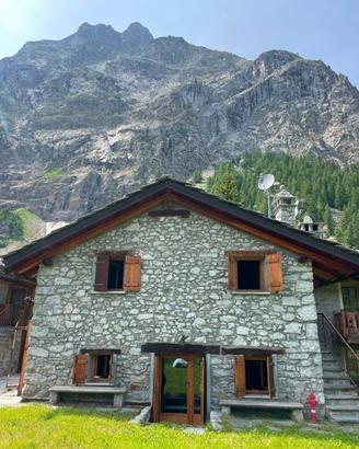 Villa di 160 m² con più di 5 locali a Courmayeur