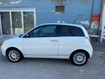 Lancia y