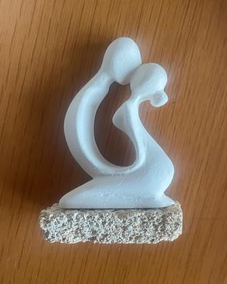 Statuetta coppia innamorati che si baciano
