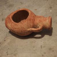 Anfora in terracotta orrizzontale
