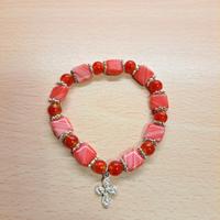 Braccialetto da donna con perle e croce