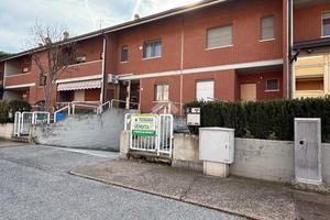 VILLA A SCHIERA A CANDIOLO