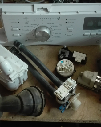 Ricambi per lavatrice whirlpool DLC 8120