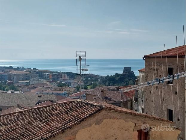 Due appartamenti ristrutturati con vista Mare