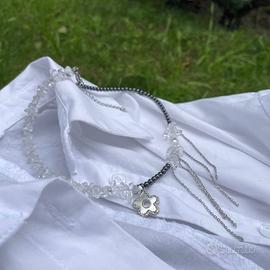 Collana con un fiore di madreperla