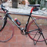 Bici da corsa+abbigliemento