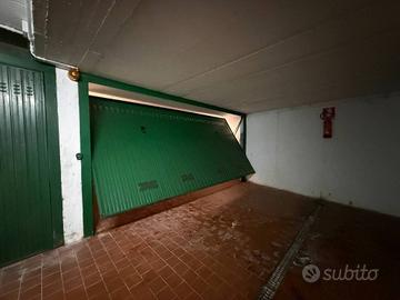 Box / Garage di 32 m² a Albenga