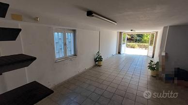 Ampio Garage - Modugno, Zona Carabinieri