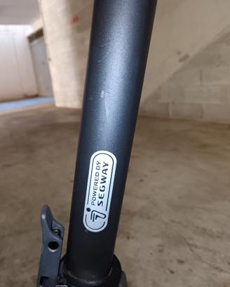 monopattino ninebot max g30 