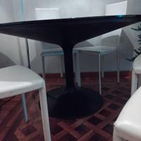 tavolo tondo e sedie 