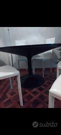 tavolo tondo e sedie 