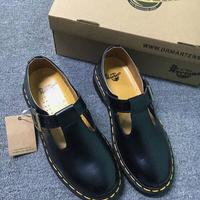 Scarpe da donna in pelle nera.