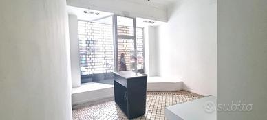NEGOZIO A BOLOGNA