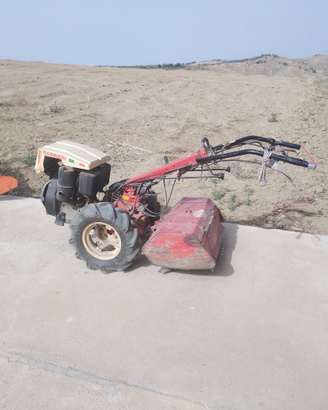 Trattore motocoltivatore
