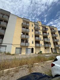 4 LOCALI A TARANTO