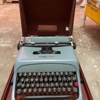 Macchina da scrivere Olivetti Lettera 44