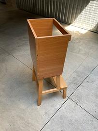 Sgabello montessori bambino
