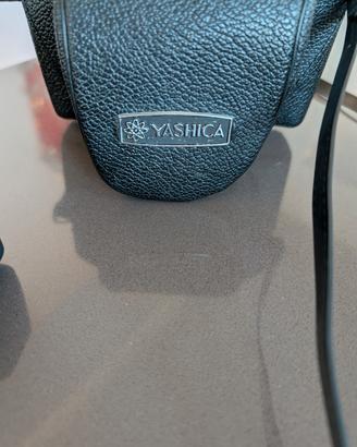 Macchina fotografica yashica MG1