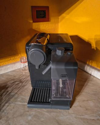 macchina caffè De Longhi Nespresso 
