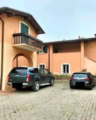 Immobile in asta di 1141 m² con più di 5 locali e 