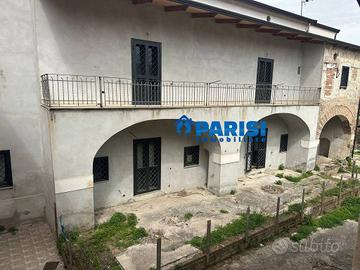 Appartamento di 250 m² con più di 5 locali e box a
