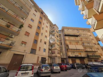 3 LOCALI A PALERMO