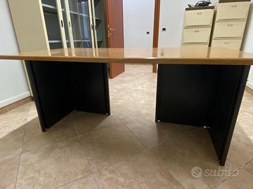 Scrivania ufficio