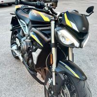 Triumph street triple 765 rs