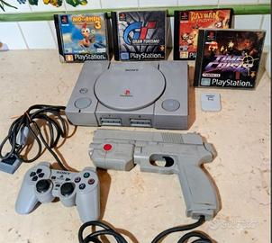 PlayStation 1+4giochi+gcon+controller e memory 