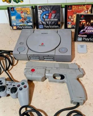 PlayStation 1+4giochi+gcon+controller e memory 