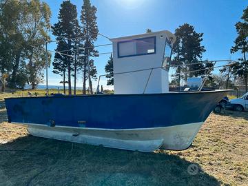 Barca in vetro resina cabinata con motore volvo