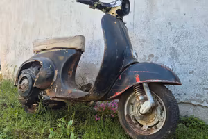vespa 50 con libretto 