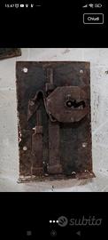 serratura porta antica 