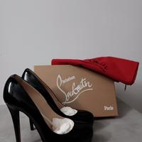 Louboutin nere vernice 39