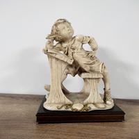 statua in ceramica bambino studente vintage 