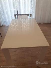 Tavolo per living in legno e vetro 