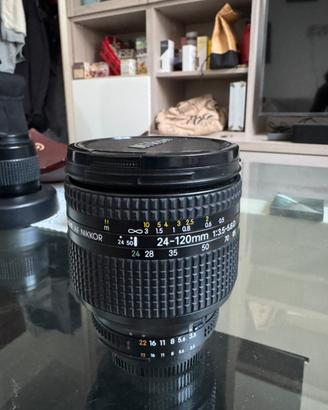 Nikon AF Nikkor 24-120mm f/3.5-5.6 D