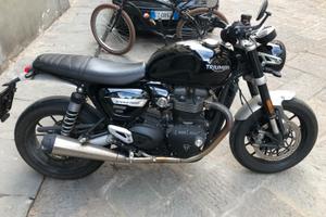 TRIUMPH Speed Twin 1200