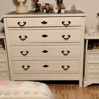 comò bianco con due comodini 