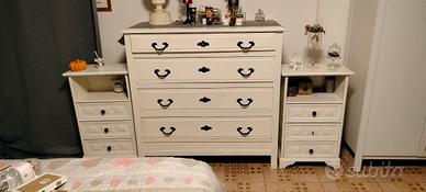 comò bianco con due comodini 