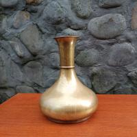 Vaso in metallo dorato anni 60