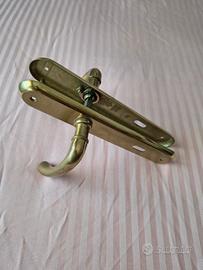 Maniglie per finestre e porte finestre