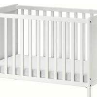 bimbo letto con matrasso