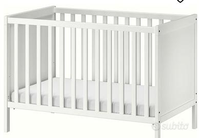 bimbo letto con matrasso