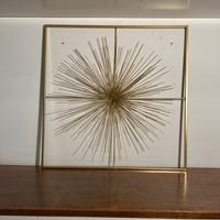 2 Decorazione da parete in fili di metallo dorato