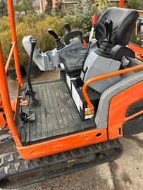 Miniescavatore Kubota KX016