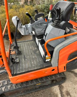 Miniescavatore Kubota KX016