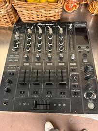 Pioneer DJM-800 – Mixer DJ professionale