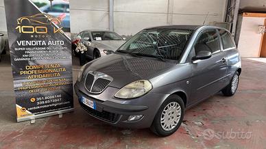 Lancia Ypsilon 1.2 16V Platino